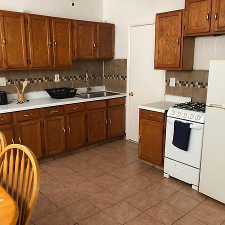 Private 2 Bedroom And 1 Bathroom House In A Quiet Area And Convenient To Nyc Bus And Train Perth Amboy Exterior foto